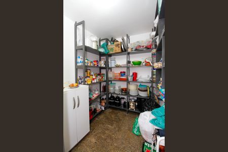 Casa à venda com 400m², 7 quartos e 5 vagas Casa à venda com 400m², 7 quartos e 5 vagasDespensa