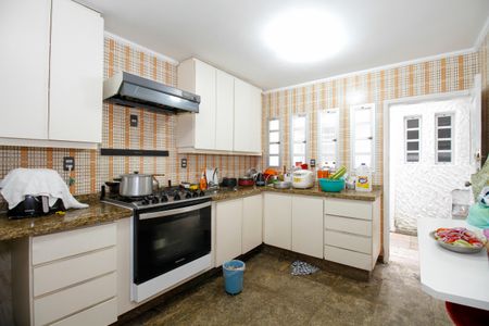 Casa à venda com 400m², 7 quartos e 5 vagas Casa à venda com 400m², 7 quartos e 5 vagasCozinha