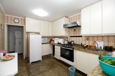 Casa à venda com 400m², 7 quartos e 5 vagas Casa à venda com 400m², 7 quartos e 5 vagasCozinha