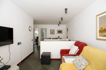 Casa à venda com 400m², 7 quartos e 5 vagas Casa à venda com 400m², 7 quartos e 5 vagasSala de Tv