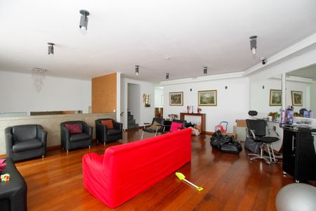 Casa à venda com 400m², 7 quartos e 5 vagas Casa à venda com 400m², 7 quartos e 5 vagasSala de Estar