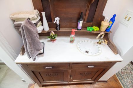 Casa à venda com 320m², 4 quartos e 4 vagas Casa à venda com 320m², 4 quartos e 4 vagasLavabo 1