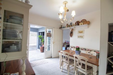 Casa à venda com 320m², 4 quartos e 4 vagas Casa à venda com 320m², 4 quartos e 4 vagasCopa