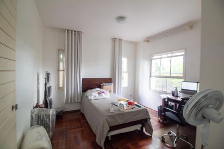 Casa à venda com 320m², 4 quartos e 4 vagas Casa à venda com 320m², 4 quartos e 4 vagasQuarto 1