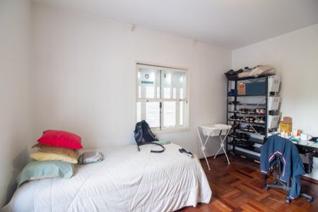 Casa à venda com 320m², 4 quartos e 4 vagas Casa à venda com 320m², 4 quartos e 4 vagasQuarto 2