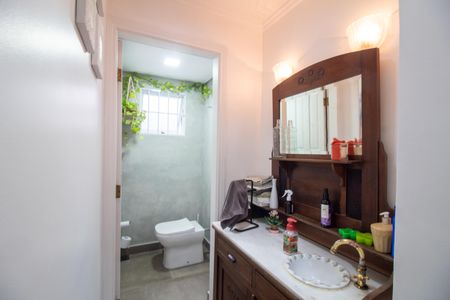 Casa à venda com 320m², 4 quartos e 4 vagas Casa à venda com 320m², 4 quartos e 4 vagasLavabo 1