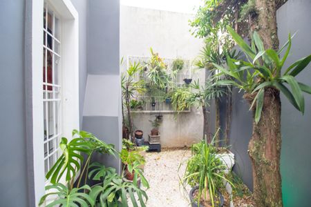 Casa à venda com 320m², 4 quartos e 4 vagas Casa à venda com 320m², 4 quartos e 4 vagasJardim