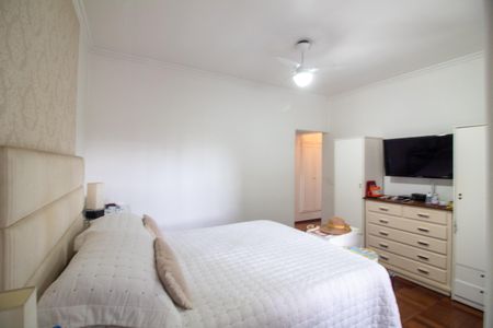 Casa à venda com 320m², 4 quartos e 4 vagas Casa à venda com 320m², 4 quartos e 4 vagasSuíte