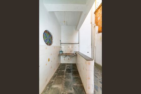 Casa à venda com 325m², 6 quartos e 2 vagas Casa à venda com 325m², 6 quartos e 2 vagasCasa 2