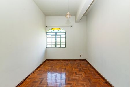 Casa à venda com 325m², 6 quartos e 2 vagas Casa à venda com 325m², 6 quartos e 2 vagasCasa 2