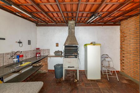 Casa à venda com 325m², 6 quartos e 2 vagas Casa à venda com 325m², 6 quartos e 2 vagasVaranda gourmet