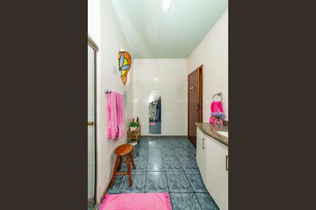 Casa à venda com 325m², 6 quartos e 2 vagas Casa à venda com 325m², 6 quartos e 2 vagasBanheiro Social