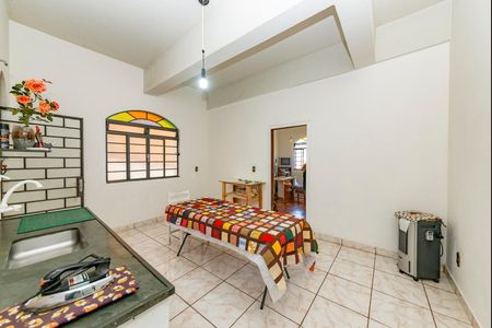 Casa à venda com 325m², 6 quartos e 2 vagas Casa à venda com 325m², 6 quartos e 2 vagasCasa 2