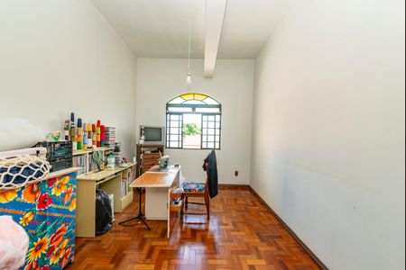 Casa à venda com 325m², 6 quartos e 2 vagas Casa à venda com 325m², 6 quartos e 2 vagasCasa 2