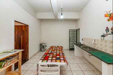 Casa à venda com 325m², 6 quartos e 2 vagas Casa à venda com 325m², 6 quartos e 2 vagasCasa 2