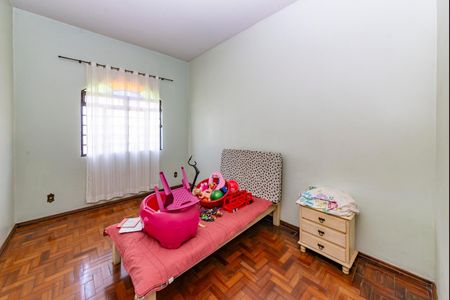 Casa à venda com 325m², 6 quartos e 2 vagas Casa à venda com 325m², 6 quartos e 2 vagasCasa 2