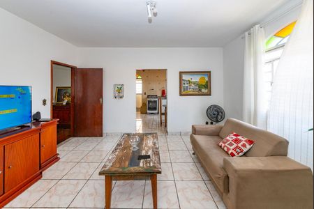 Casa à venda com 325m², 6 quartos e 2 vagas Casa à venda com 325m², 6 quartos e 2 vagasSala 2