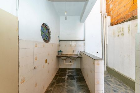 Casa à venda com 325m², 6 quartos e 2 vagas Casa à venda com 325m², 6 quartos e 2 vagasCasa 2