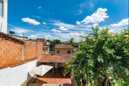 Casa à venda com 325m², 6 quartos e 2 vagas Casa à venda com 325m², 6 quartos e 2 vagasCasa 2