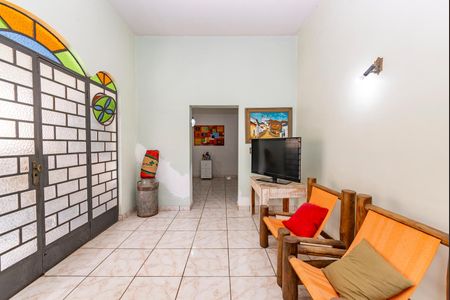 Casa à venda com 325m², 6 quartos e 2 vagas Casa à venda com 325m², 6 quartos e 2 vagasCasa 2