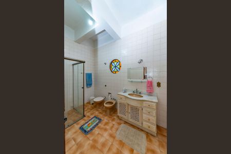 Casa à venda com 325m², 6 quartos e 2 vagas Casa à venda com 325m², 6 quartos e 2 vagasCasa 2