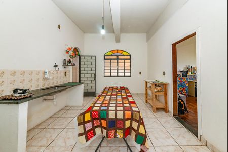 Casa à venda com 325m², 6 quartos e 2 vagas Casa à venda com 325m², 6 quartos e 2 vagasCasa 2