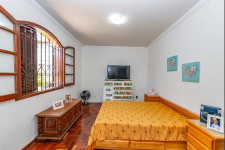 Casa à venda com 325m², 6 quartos e 2 vagas Casa à venda com 325m², 6 quartos e 2 vagasQuarto 3