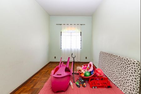 Casa à venda com 325m², 6 quartos e 2 vagas Casa à venda com 325m², 6 quartos e 2 vagasCasa 2