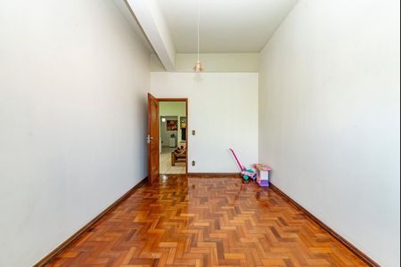 Casa à venda com 325m², 6 quartos e 2 vagas Casa à venda com 325m², 6 quartos e 2 vagasCasa 2