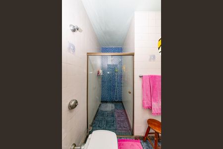 Casa à venda com 325m², 6 quartos e 2 vagas Casa à venda com 325m², 6 quartos e 2 vagasBanheiro Social