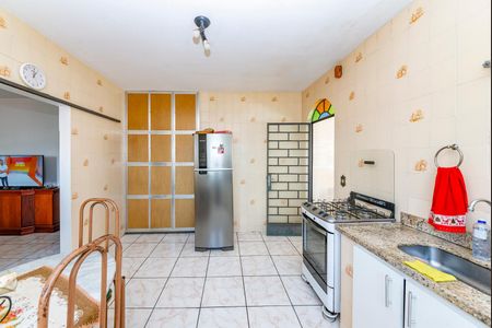 Casa à venda com 325m², 6 quartos e 2 vagas Casa à venda com 325m², 6 quartos e 2 vagasCozinha