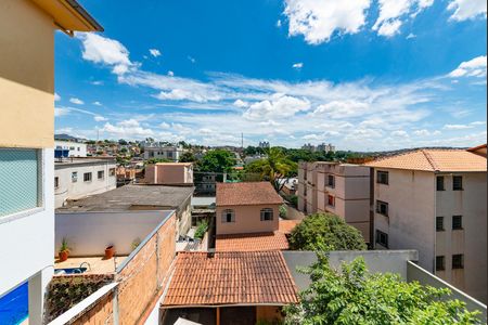 Casa à venda com 325m², 6 quartos e 2 vagas Casa à venda com 325m², 6 quartos e 2 vagasÁrea de Serviço