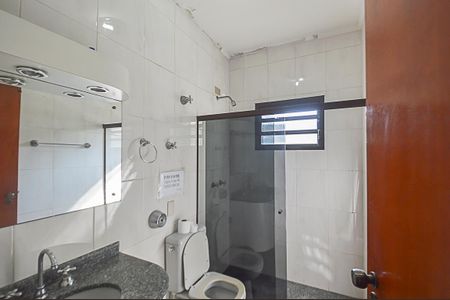 Casa à venda com 580m², 8 quartos e 8 vagasBanheiro 2