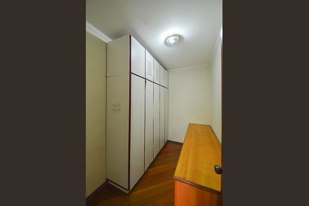 Casa à venda com 580m², 8 quartos e 8 vagasCloset do quarto