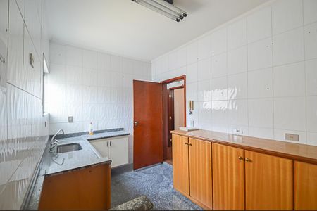 Casa à venda com 580m², 8 quartos e 8 vagasCozinha 2