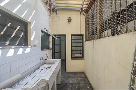 Casa à venda com 580m², 8 quartos e 8 vagasVista do Quarto 2
