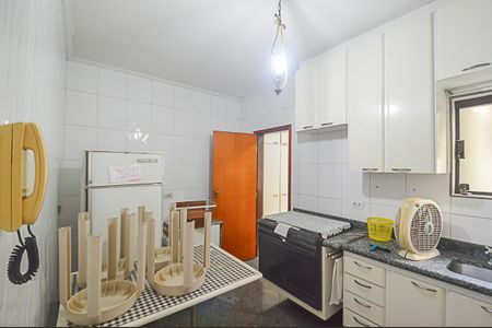 Casa à venda com 580m², 8 quartos e 8 vagasCozinha