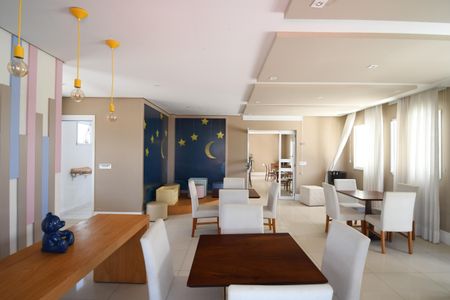 Apartamento à venda com 70m², 3 quartos e 2 vagasÁrea comum - Salão de festas