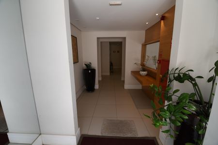 Apartamento à venda com 70m², 3 quartos e 2 vagasHall social