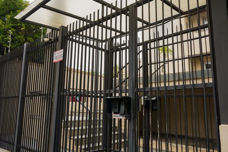 Apartamento para alugar com 65m², 2 quartos e 1 vagaFachada e portaria