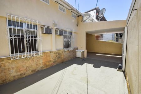 Casa à venda com 130m², 4 quartos e 2 vagas Casa à venda com 130m², 4 quartos e 2 vagasGaragem