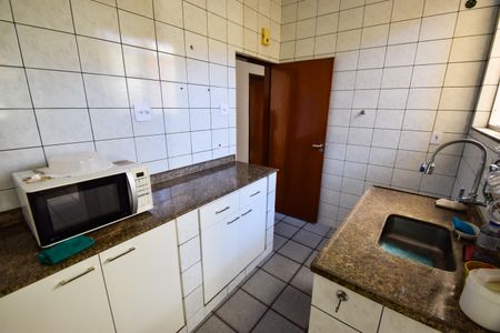 Casa à venda com 130m², 4 quartos e 2 vagas Casa à venda com 130m², 4 quartos e 2 vagasCozinha