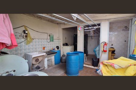 Casa à venda com 218m², 4 quartos e 2 vagas Casa à venda com 218m², 4 quartos e 2 vagasÁrea de Serviço