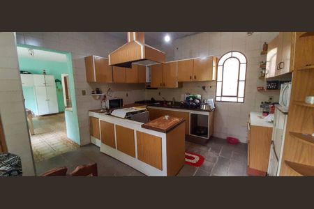 Casa para alugar com 998m², 5 quartos e 4 vagasCozinha