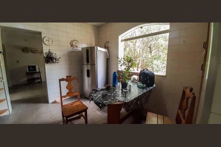 Casa para alugar com 998m², 5 quartos e 4 vagasCozinha