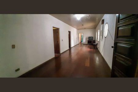 Casa para alugar com 998m², 5 quartos e 4 vagasHall dos quartos