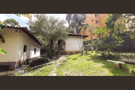Casa para alugar com 998m², 5 quartos e 4 vagasFachada