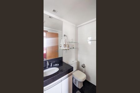 Apartamento à venda com 145m², 4 quartos e 3 vagasBanheiro da Suíte 2