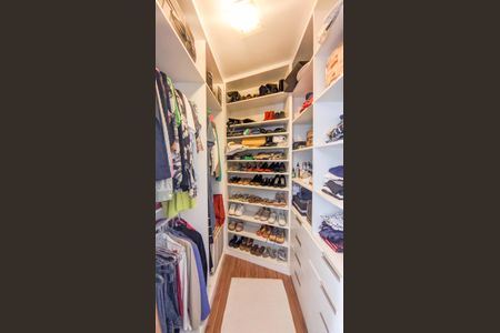 Apartamento à venda com 145m², 4 quartos e 3 vagasCloset da Suíte