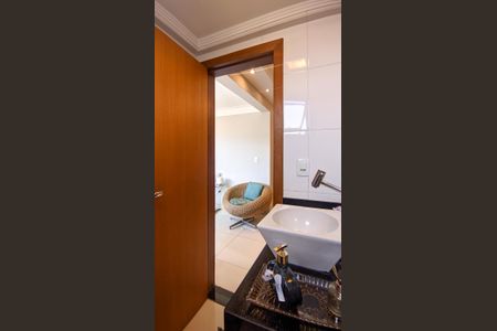 Apartamento à venda com 145m², 4 quartos e 3 vagasBanheiro